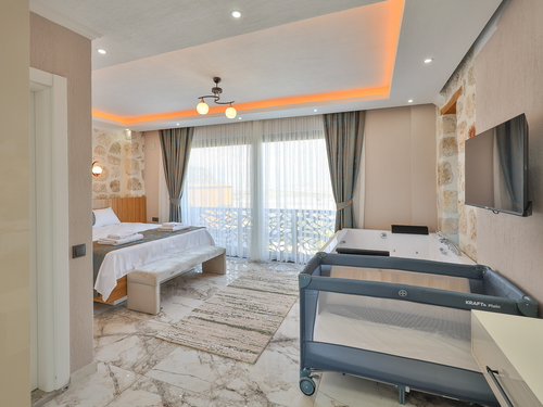  gece  -  Kasım
  | Seydikemer Karadere'de Romantik Balayı Villası: Çift Jakuzili Lüks Kaçamak